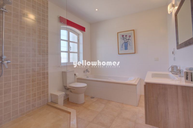 Bela casa de campo numa zona residencial perto de Vilamoura